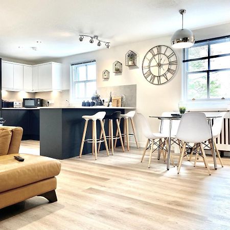 Stylish Central 2 Bedroom Apartment - Free Parking, Free Wifi Islas Orcadas Exterior foto