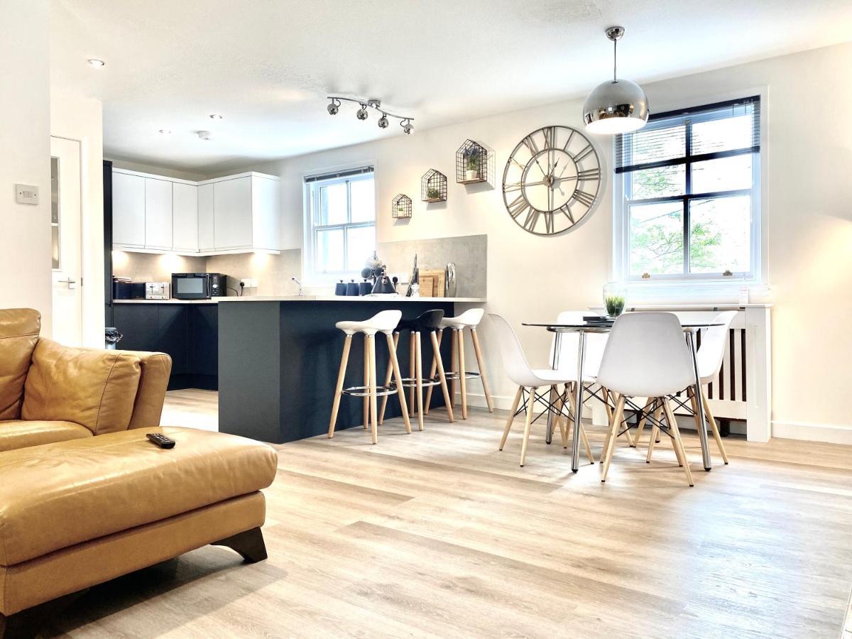 Stylish Central 2 Bedroom Apartment - Free Parking, Free Wifi Islas Orcadas Exterior foto